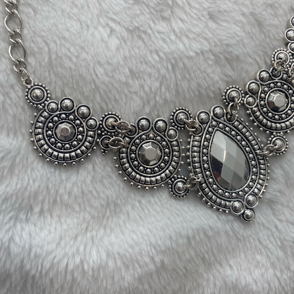 Chunky Collar Necklace Women’s Costume Jewelry Silver Blue - Picture 8 of 8